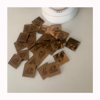 Etiqueta Quadrada Personalizada em Acrílico